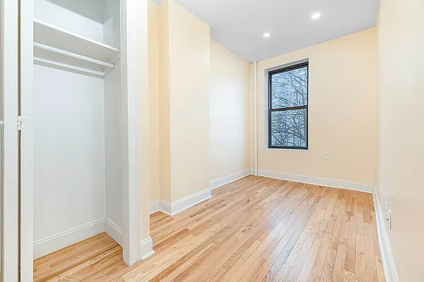 Rented by REAL New York | media 23