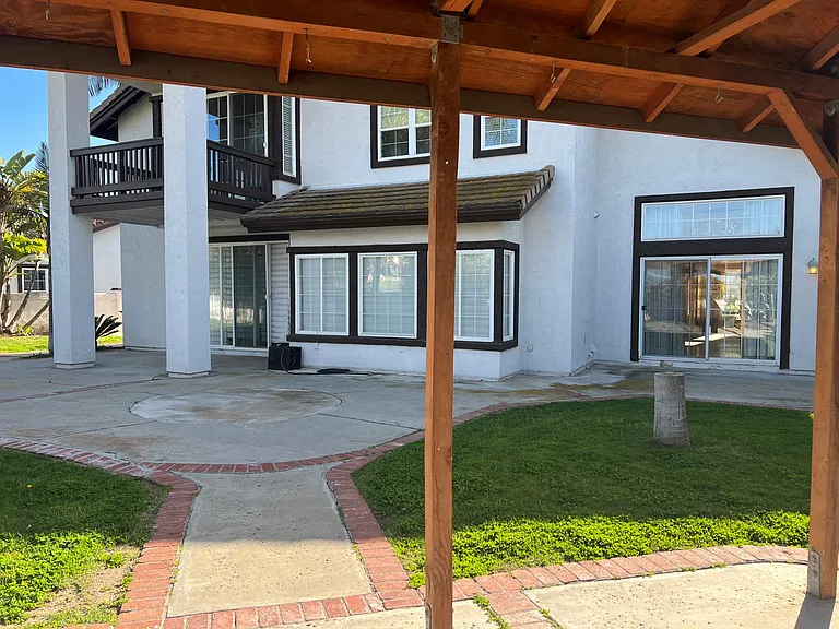 463 Acero Pl — Photo 17