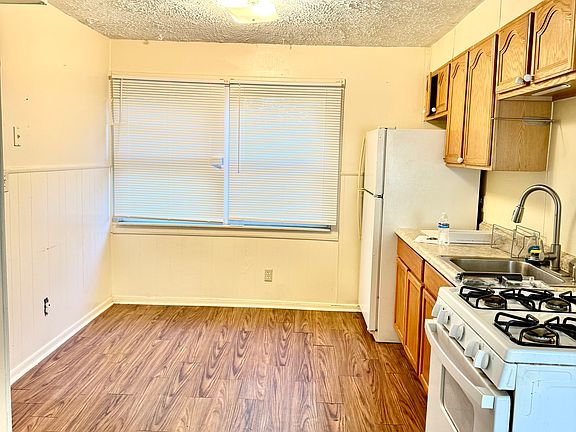 3rd image of 32620 Montcalm Ct