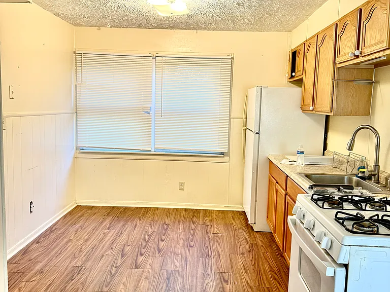 32620 Montcalm Ct — Photo 3