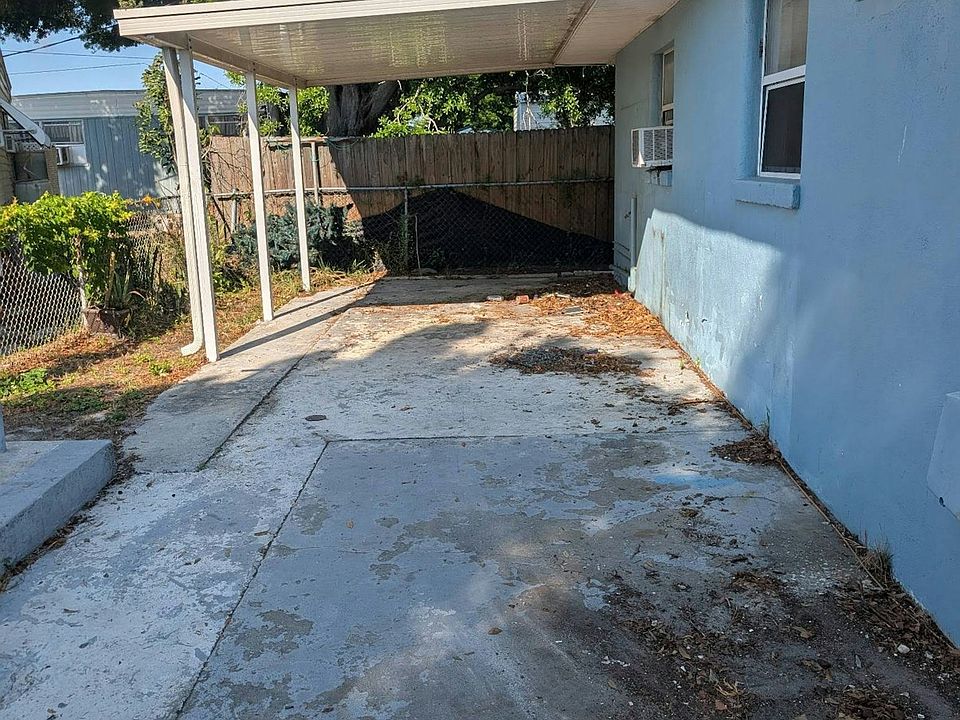 Carport & garden