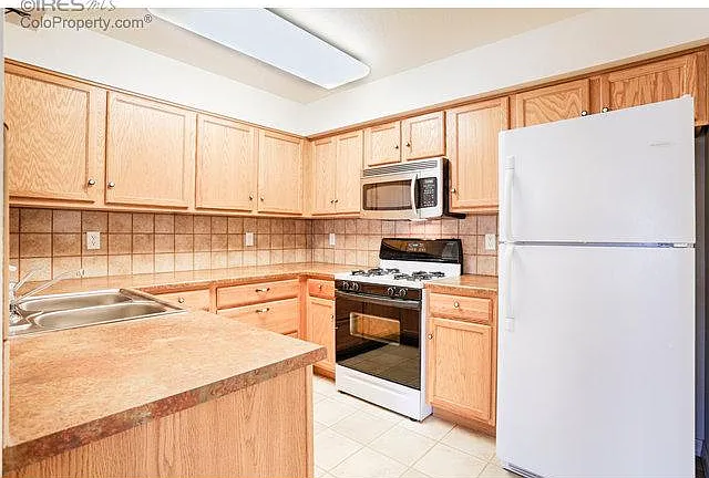 805 Summer Hawk Dr #B11 — Photo 4