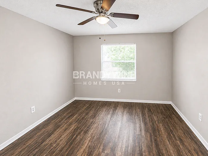 2549 Jessica Ln — Photo 13
