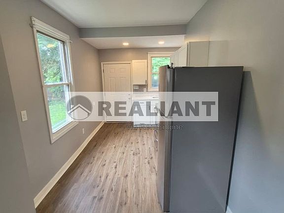 5th image of 1320 Wheeler St