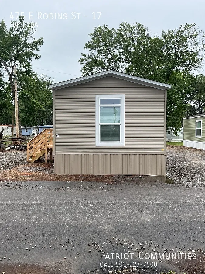 Building Photo - 475 E Robins St #17