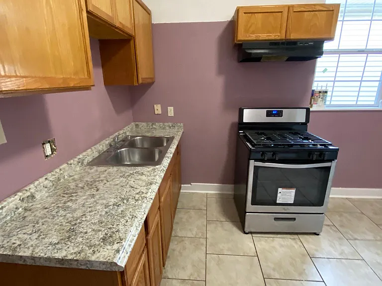 2232 Iberville St — Photo 8
