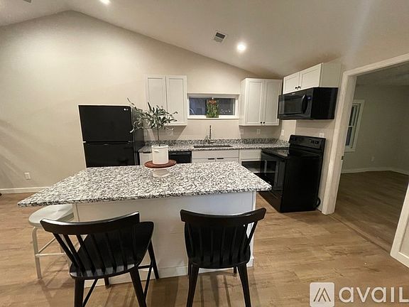 3rd image of 328 Owsley Ave