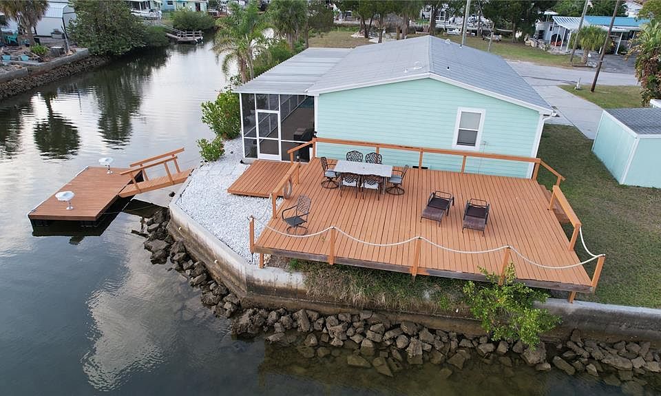 1st image of 6724 Gull Ln