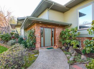 903 Pinecrest Ter, Ashland, OR 97520