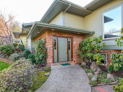 903 Pinecrest Ter, Ashland, OR, 97520