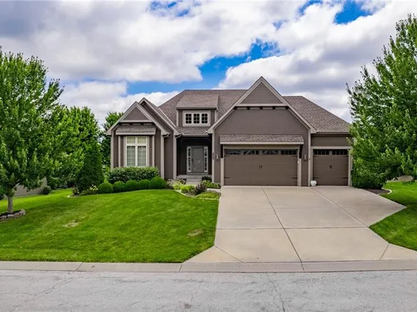 1013 SW Argyl St, Lees Summit, MO 64081