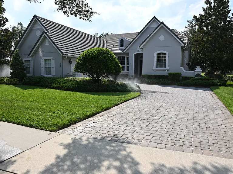 8122 Whitford Ct — Photo 1
