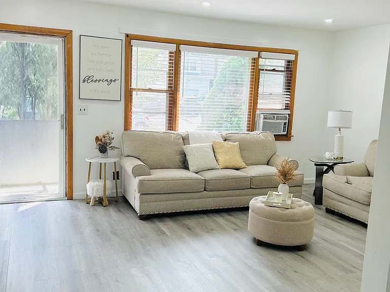 Meadow Ln — Photo 10