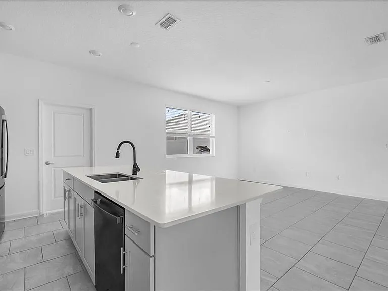 2959 Addison Blvd — Photo 6