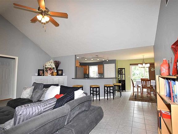 2nd image of 10529 Tecumseh Dr