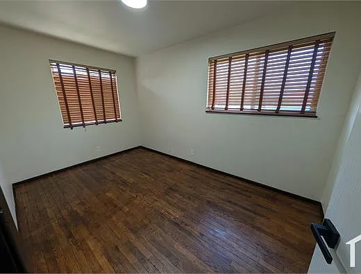 2239 University St — Photo 5