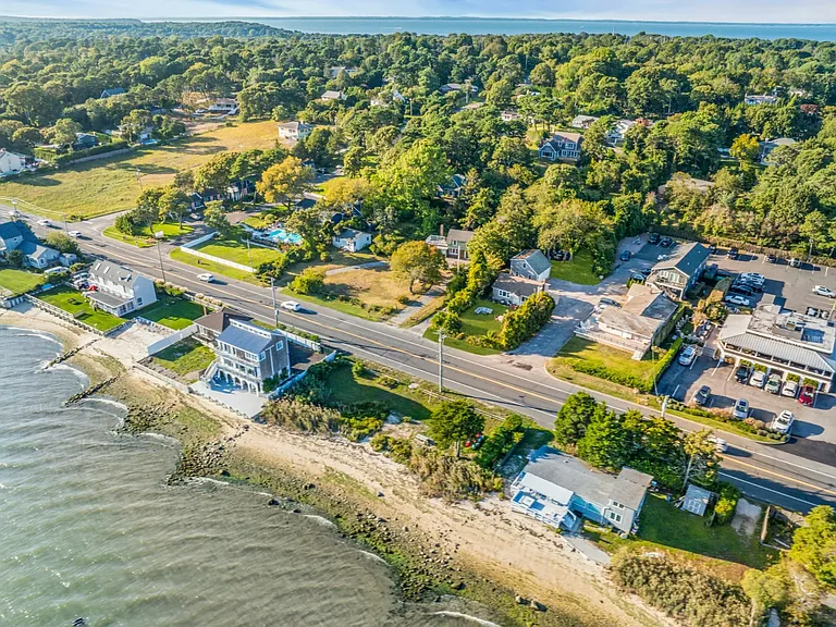 291 E Montauk Hwy #B — Photo 12