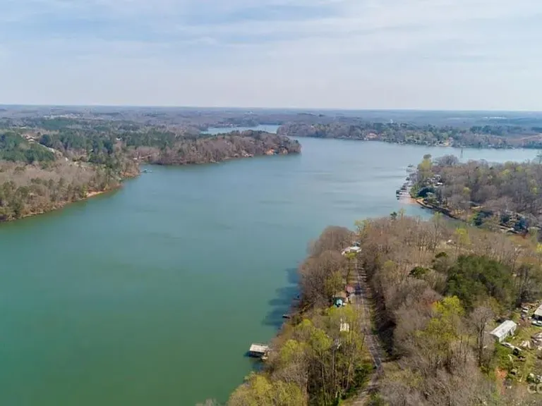 Overlook Dr — Photo 22