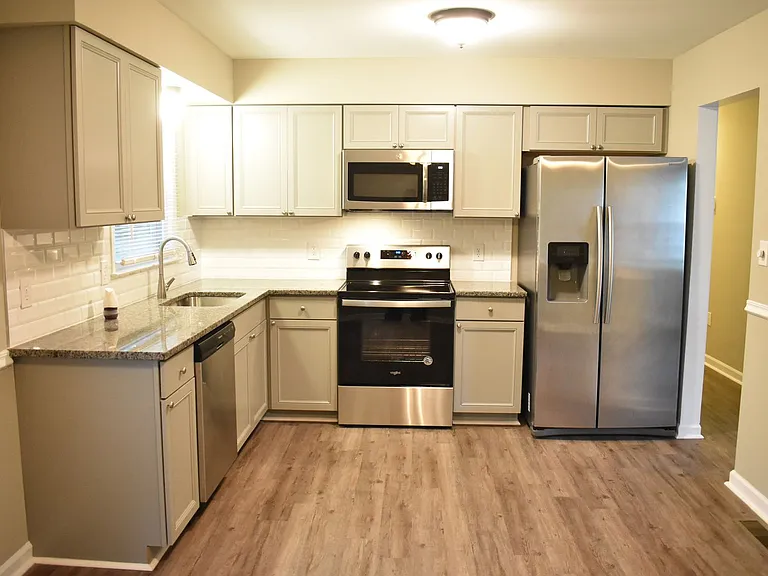 5405 Lee White Ln — Photo 9