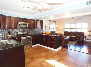 240 Dwight St, Oceanside, NY 11572