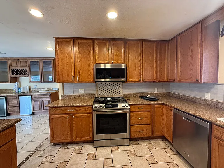 640 Felicita Ave — Photo 9
