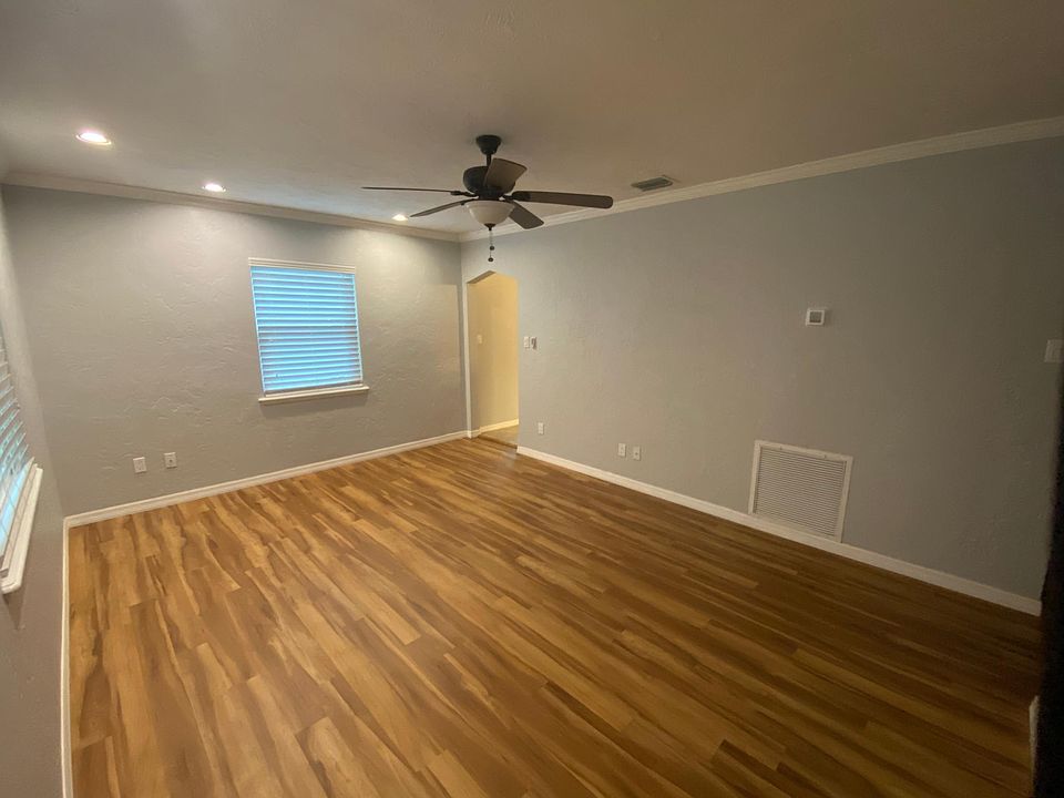 1st image of 2449 9th Ave N