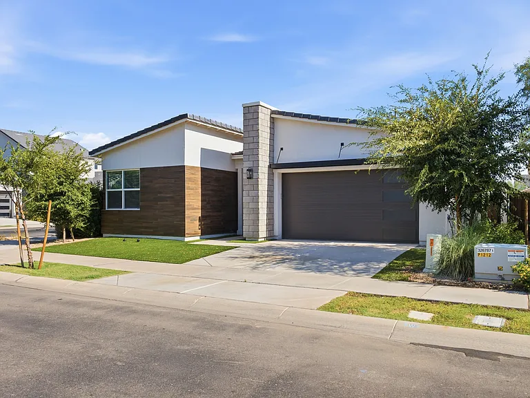 10051 E Talon Ave — Photo 4