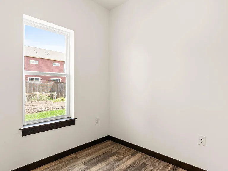 824 Rookery Ln #B — Photo 8