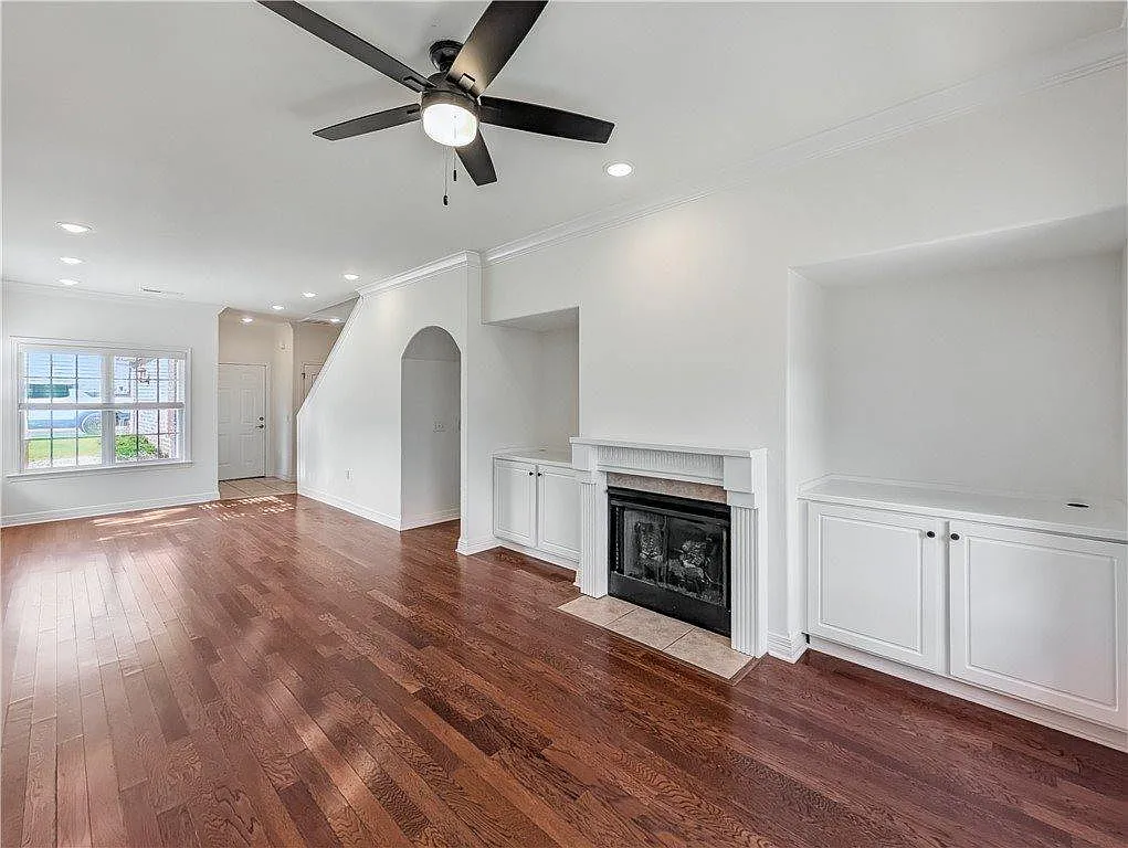 3 bed, 1570 sqft, $1,650 — Photo 2