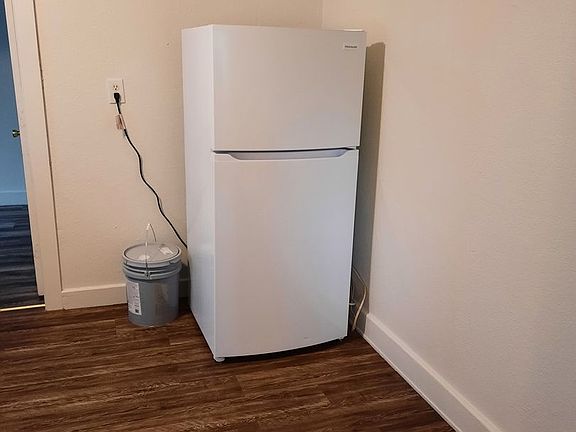 3rd image of 520 E Philadelphia St #1