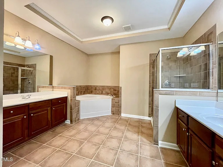 414 Weatherbrook Way — Photo 25