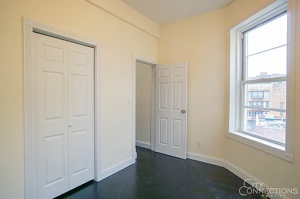 Rented by City Connections Realty | media 15
