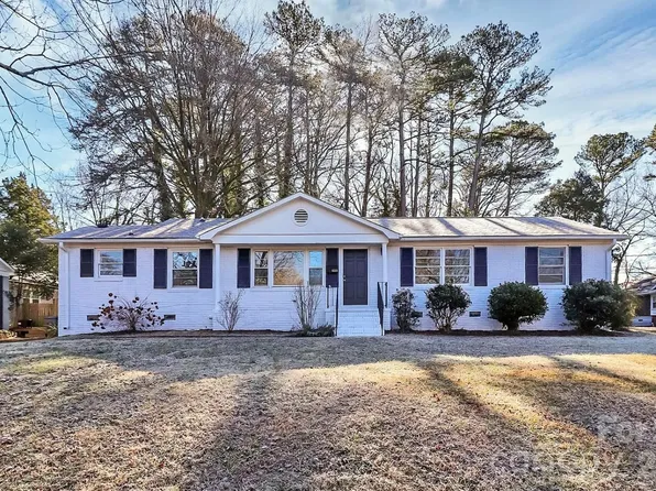 1520 Woodhill Ln, Charlotte, NC 28205