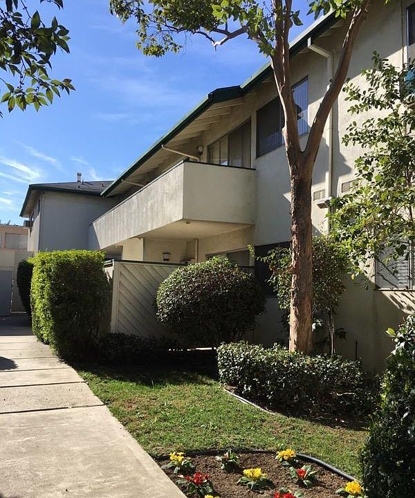 1st image of 18020 Burbank Blvd