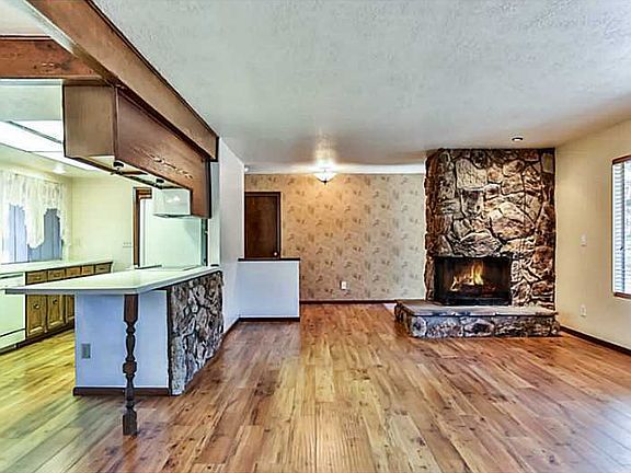 4th image of 41722 Mockingbird Dr