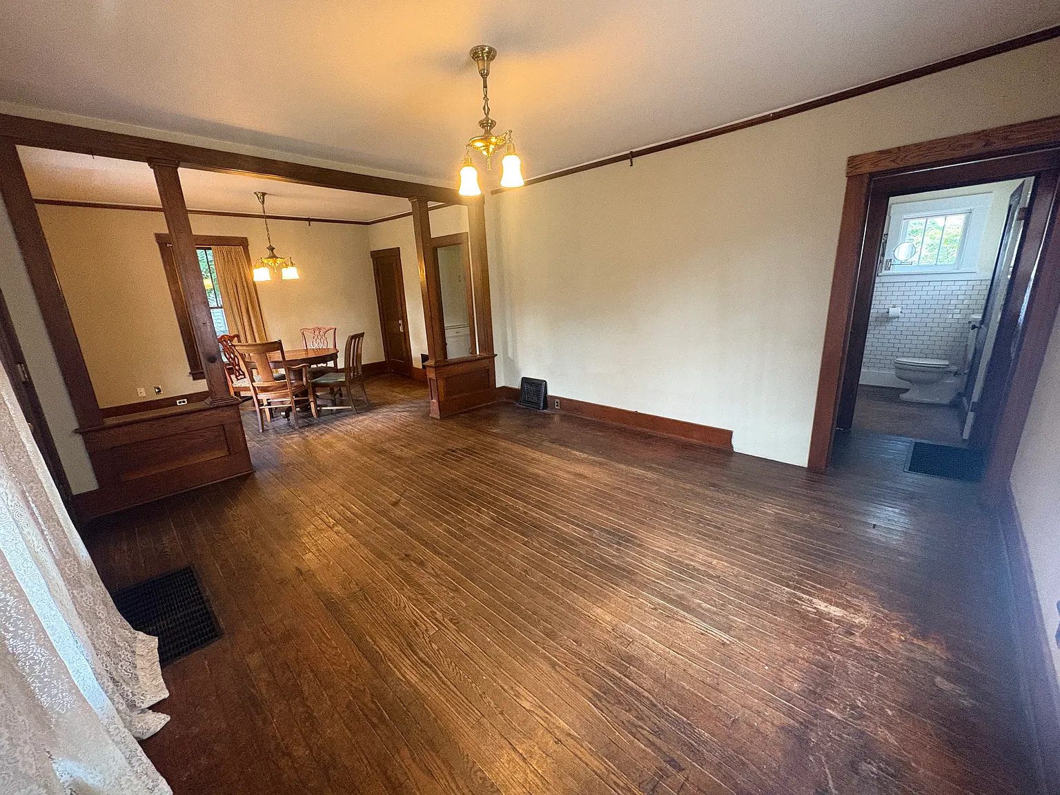 2 bed, 1092 sqft, $1,700 — Photo 2