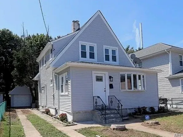 8 Frazier Street, Hempstead, NY 11550