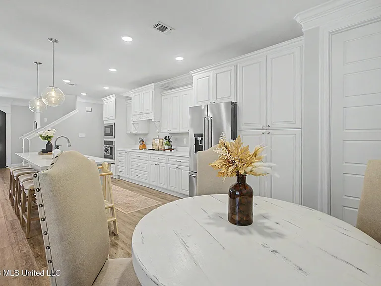 6812 Enclave Ln — Photo 7