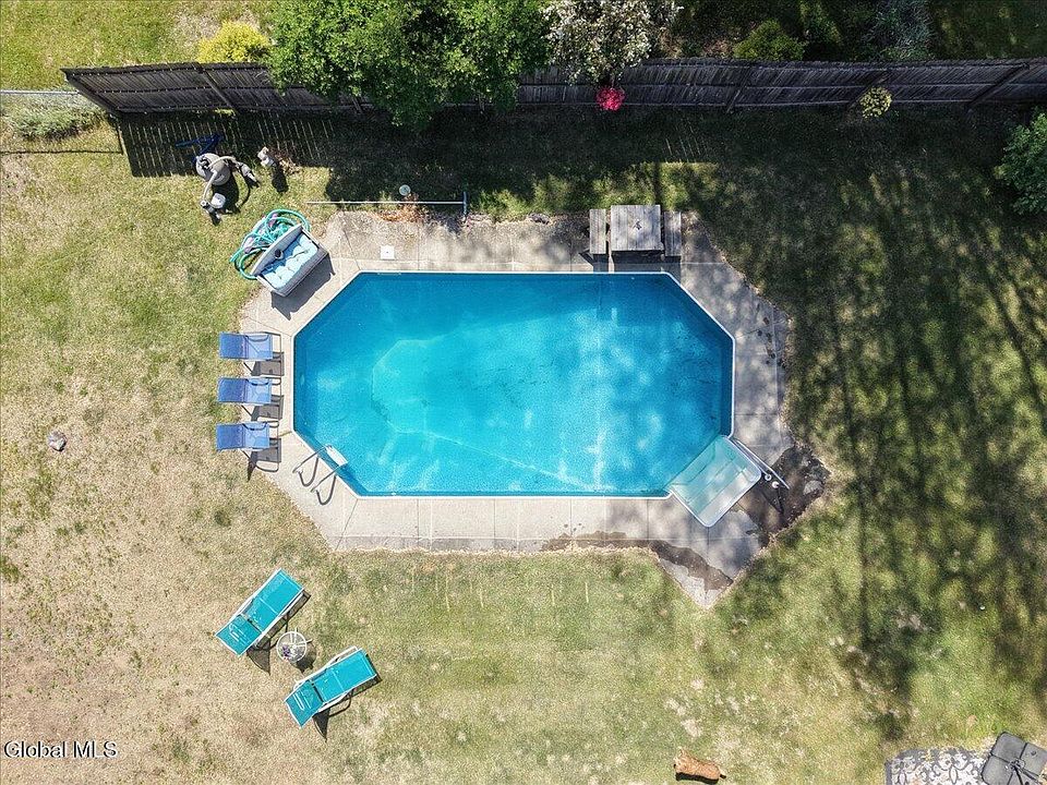 1st image of 319 Dixon Road