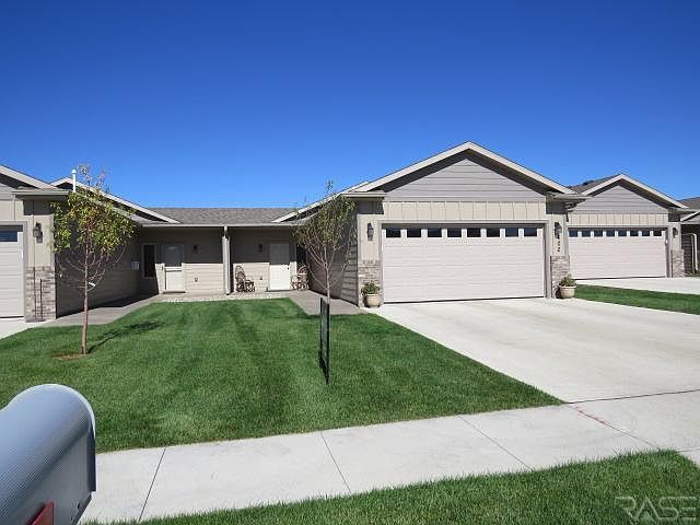 1st image of 802 E El Dorado Cir