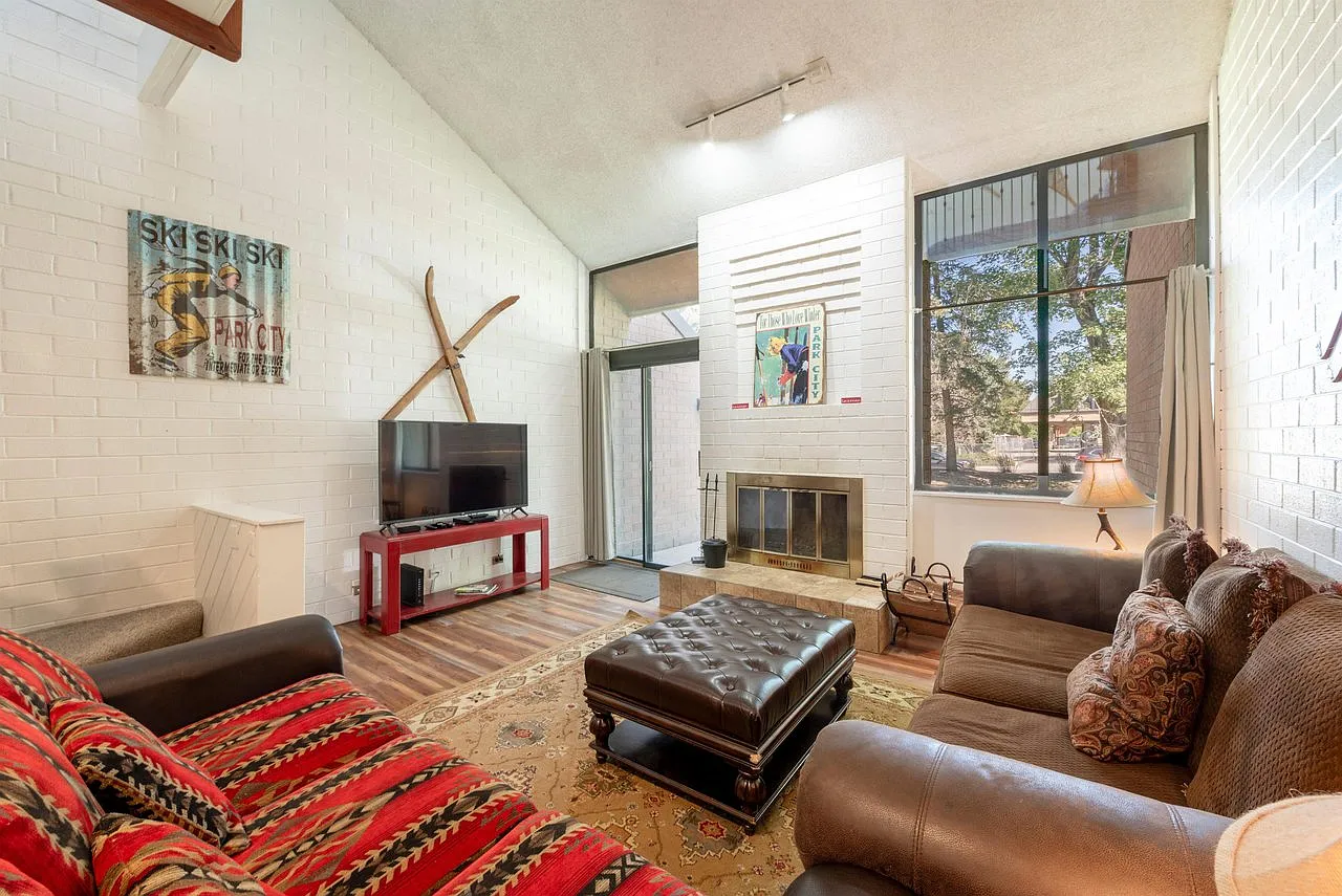 3 bed, 1708 sqft, $3,800 — Photo 3