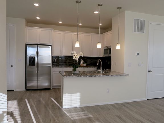 4th image of 17701 Olive St