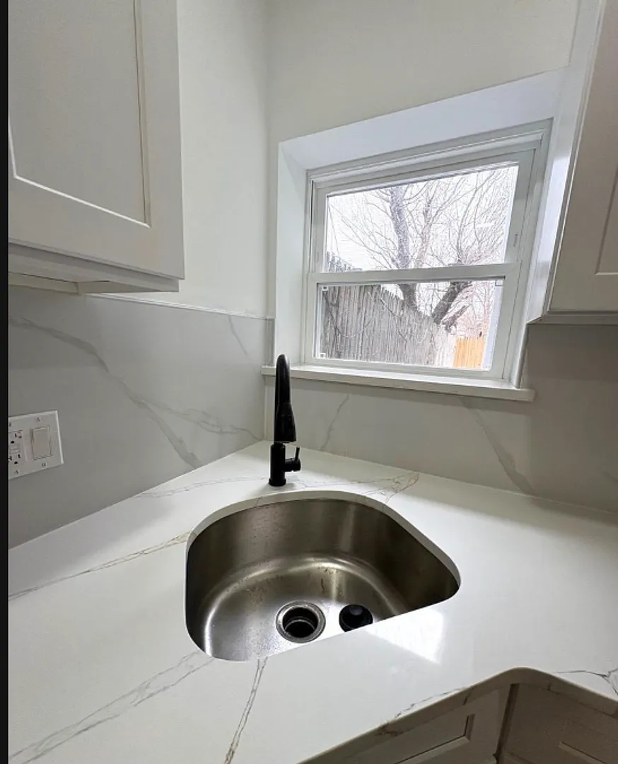 1919 E Huntingdon St. — Photo 2