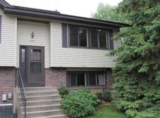 895 Lawnview Ave, Shoreview, MN 55126