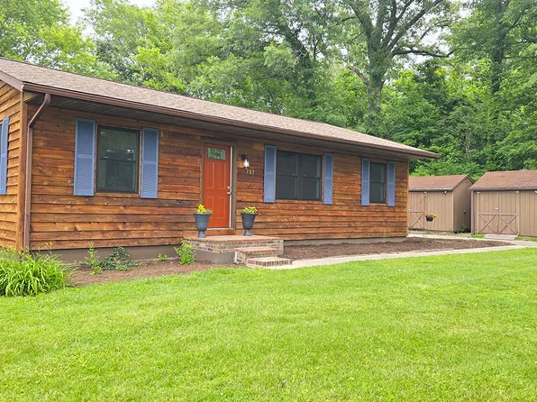 787 Walnut Hill Rd, Centralia, IL 62801