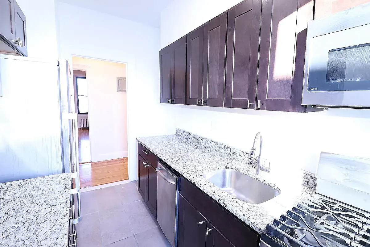 151-10 35th Avenue — Photo 3