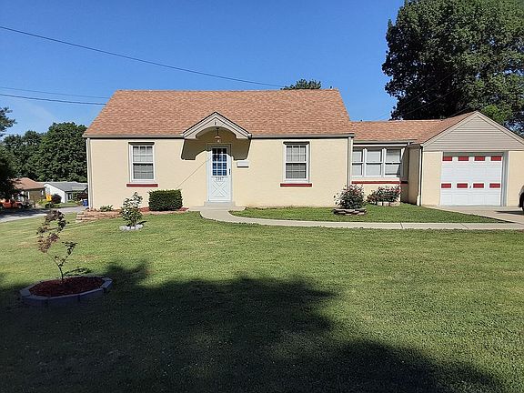 3rd image of 3987 Wright Ave