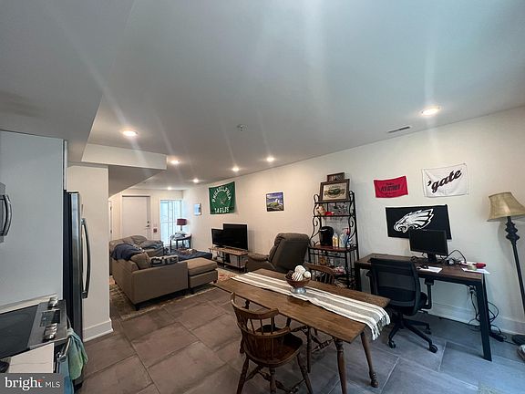 3rd image of 1824 Ridge Ave #1
