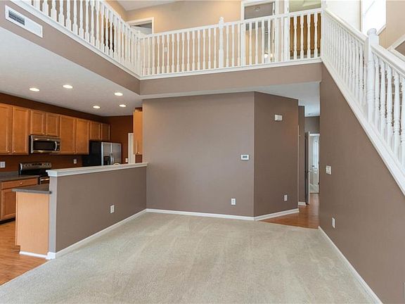 4th image of 9775 Springcress Dr