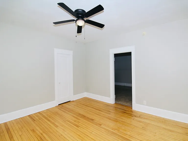 2035 Broadway St — Photo 13